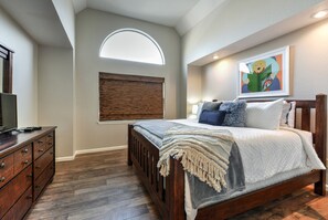 3 soverom, skrivebord, strykejern/-brett og wi-fi