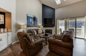 TV - Pointe Royale Gem | Golf, Pools & Fishing (Branson)