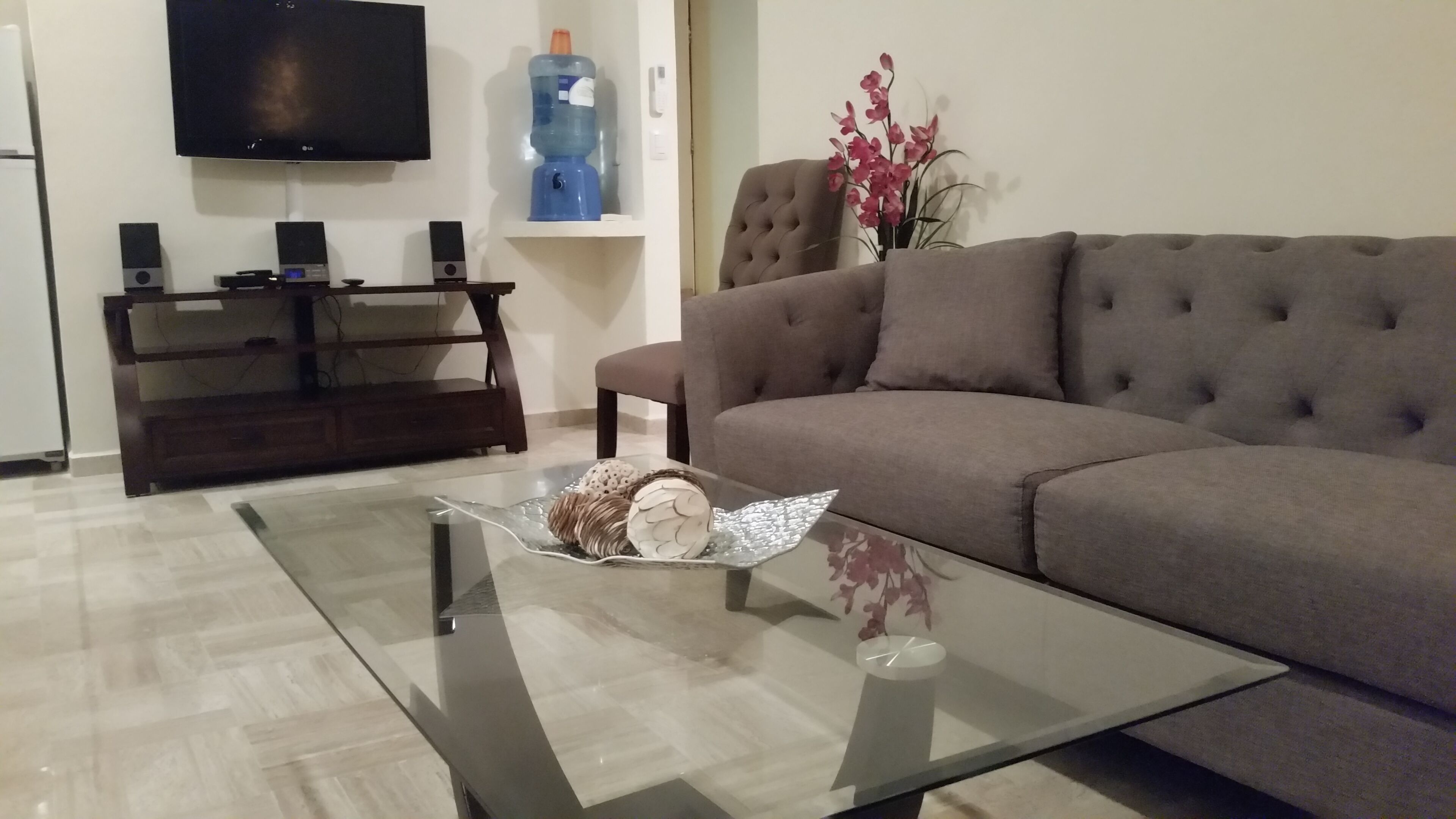 Caribbean Reef Villas Condo: #231  PRIVATE EN-SUITES !! 2 BED/2 BATH   SLEEPS 6