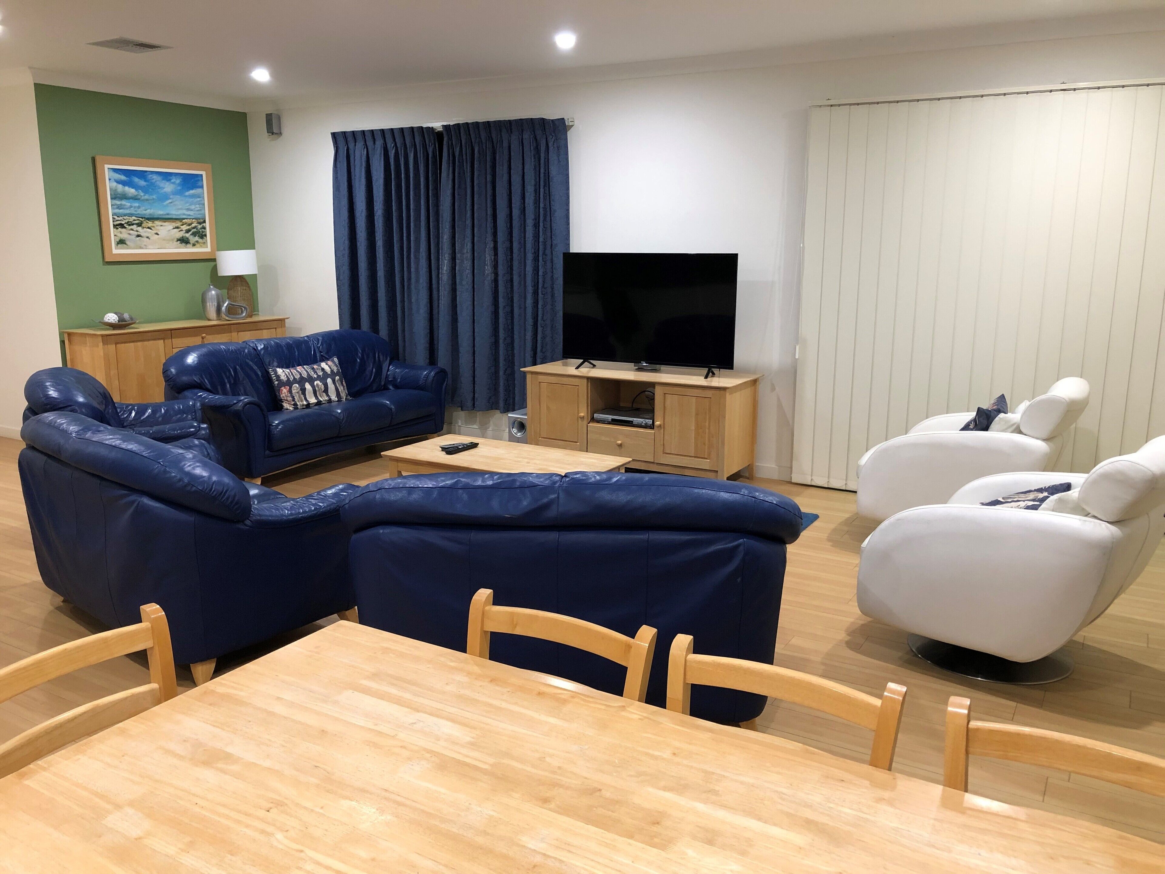 Karma Waters Beach House — image 8