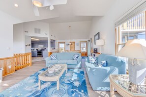 Smart TV, DVD player - Oceanview Dog Friendly Home w/ Hot Tub, Community Pool and Tennis/Pickleball (Avon)