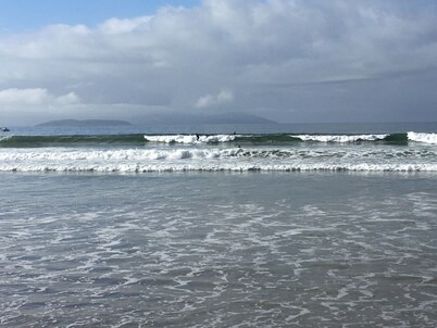 Peaceful beach retreat, close to IGA Store, Bakery, Cafe Bistro & 30 min Hobart