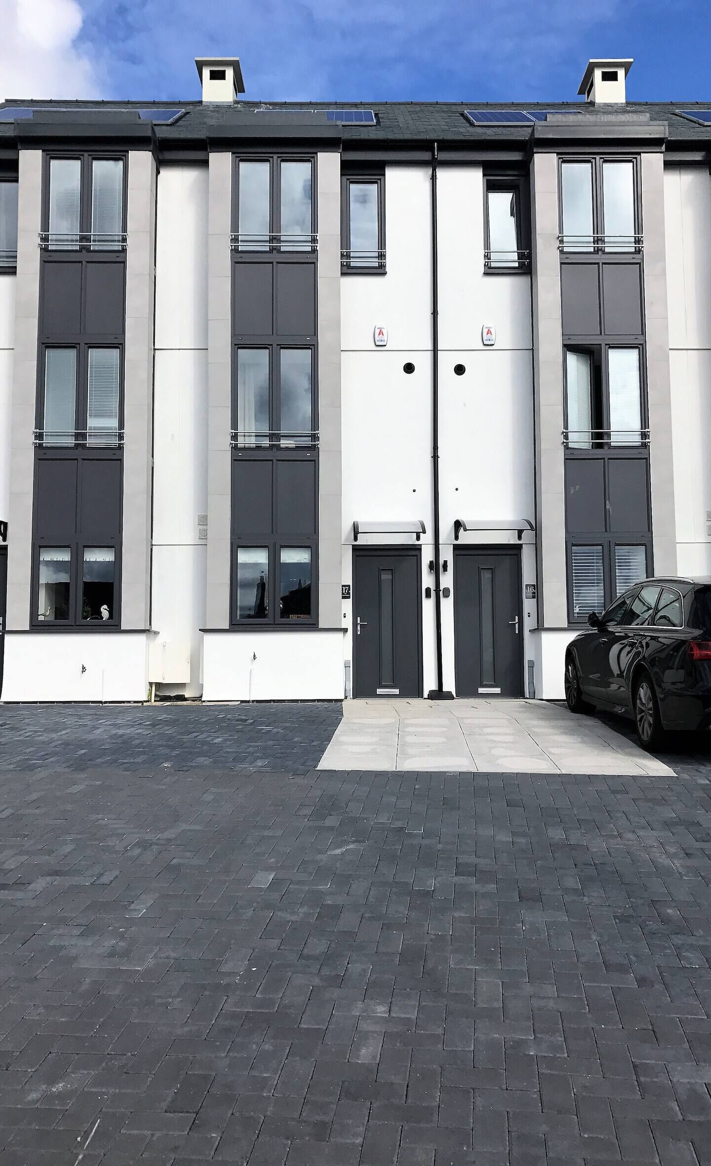 3-Storey townhouse, central Newquay. Off-road parking for two vehicles