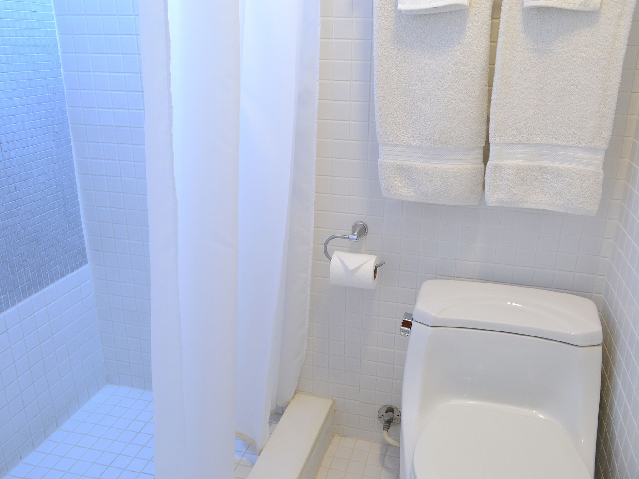 Olive Room at Adora Inn - Sleeps 2