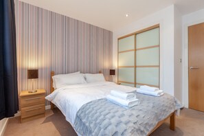 2 bedrooms, iron/ironing board, WiFi, bed sheets