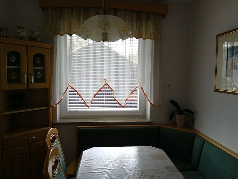 Les Appartements Kristan Sont Situés à Bled, Au Bord De La Belle Prairie Fro - Bled