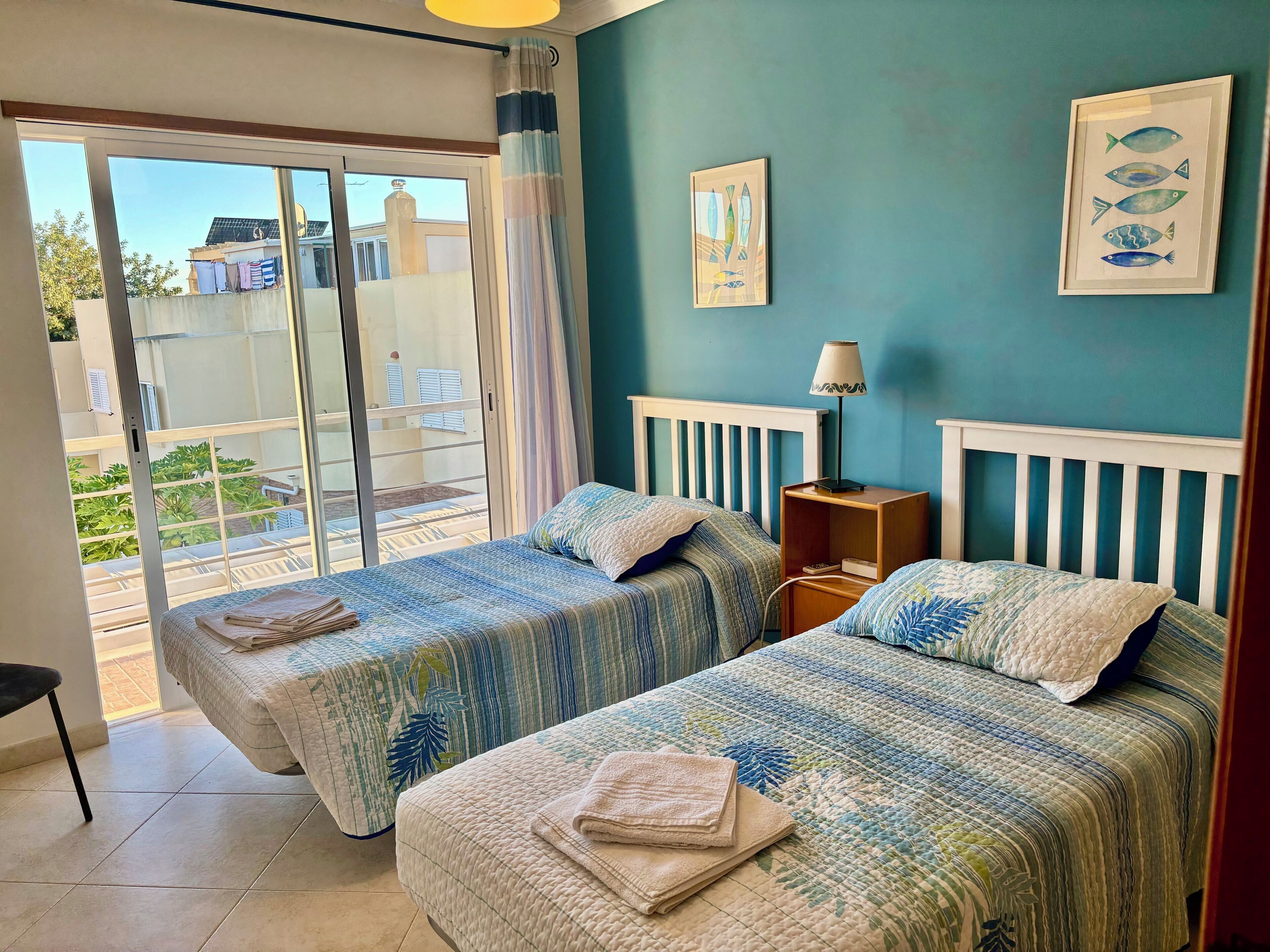 3 dormitorios, escritorio, tabla de planchar con plancha y wifi gratis