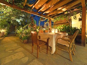 Outdoor dining