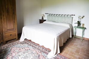 2 bedrooms, Internet, bed sheets - Fabulous Farmhouse on the Mugellane Hills near Florence. Feel the nature (Vicchio)
