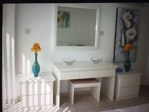 3 habitaciones y caja de seguridad en la habitación 