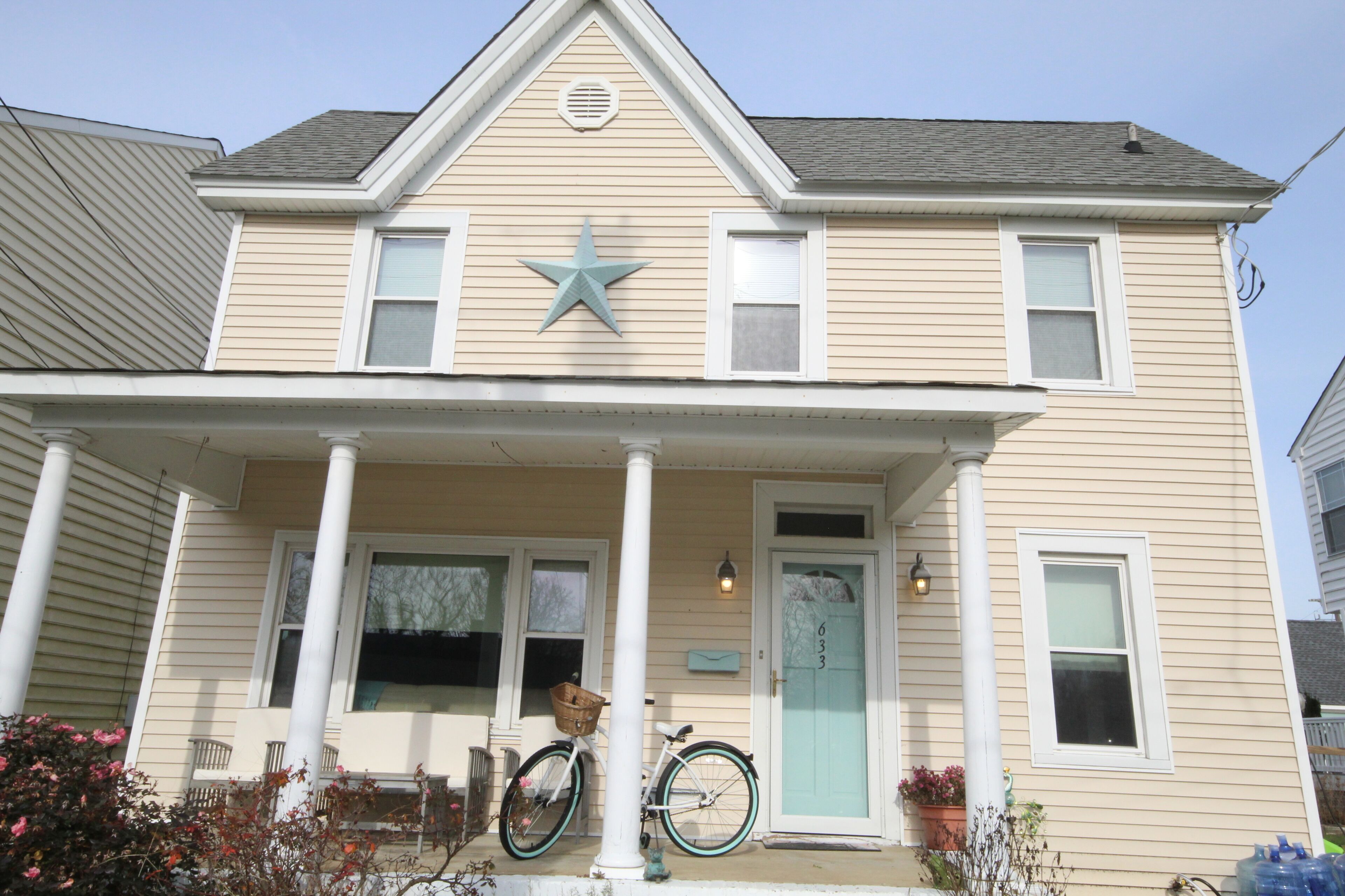 Sweet  Victorian Beach Cottage