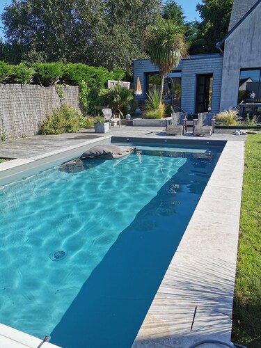 House with shared pool 3.5 km from the beach 