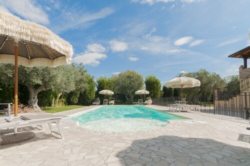 "Casale Giacinta" ancient cottage between sea and mountains with swimming pool