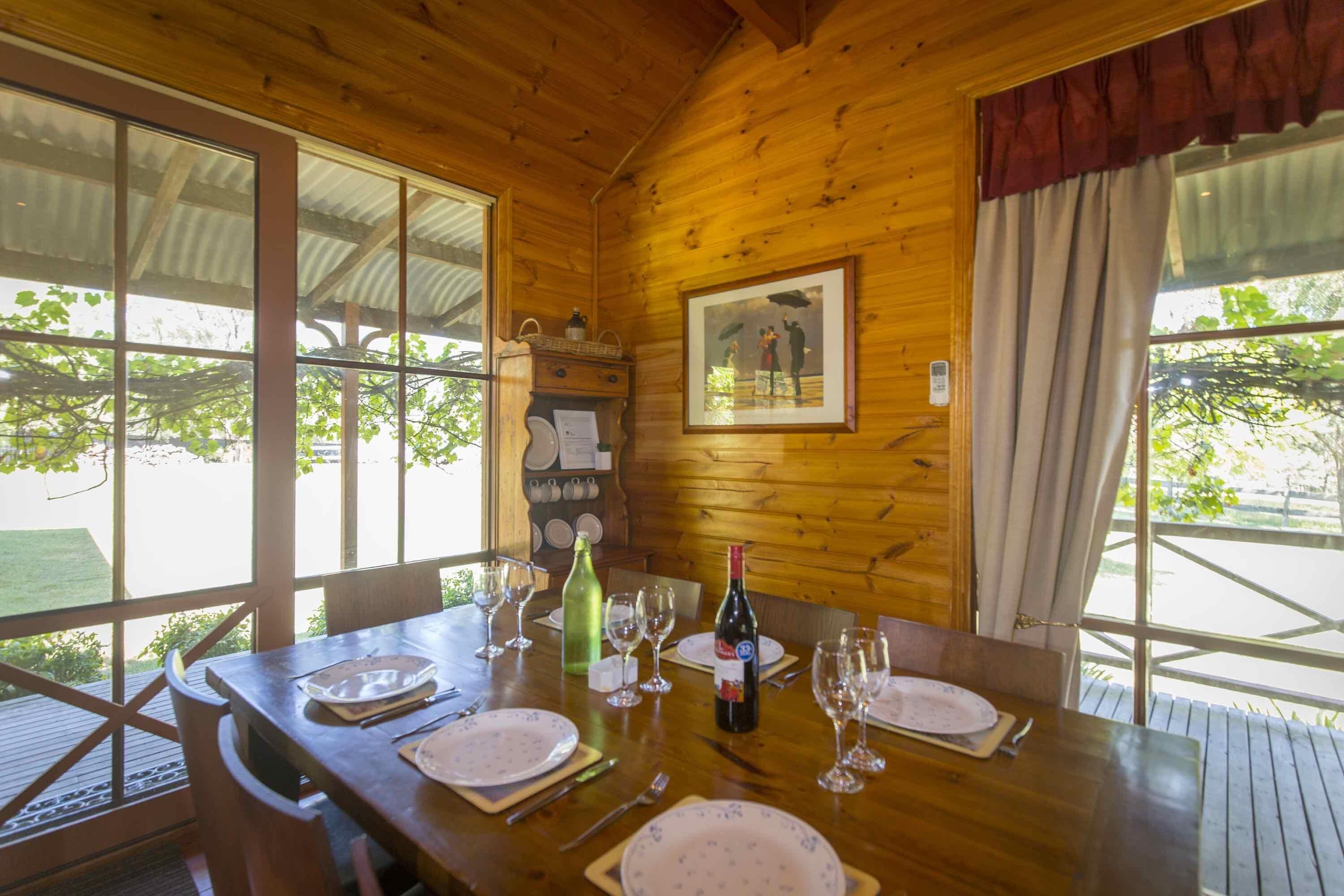 Silky Oak Cottage - Delightful 3 bedroom country cottage on Hermitage Road — image 6