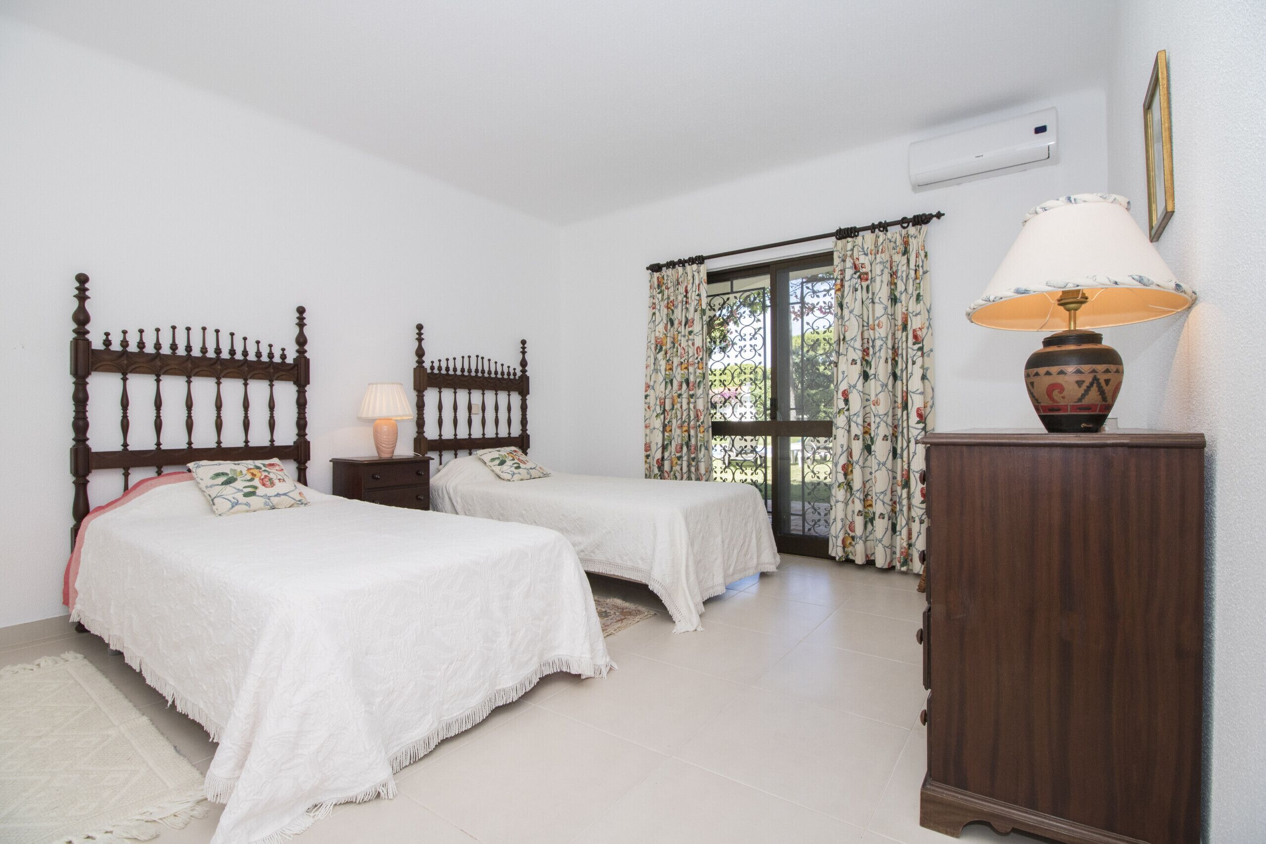 4 chambres, fer et planche à repasser, Wi-Fi gratuit, draps fournis