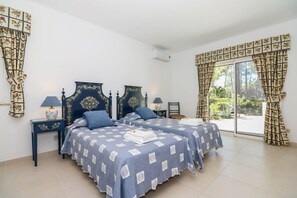 4 عدّة غرف نوم ومكواة/لوح كي وواي فاي مجانًا وملاءات أسرّة