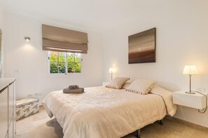 1 bedroom, iron/ironing board, free WiFi, bed sheets - residential apartment in the Paraiso del Palm-mar (Palm-Mar)