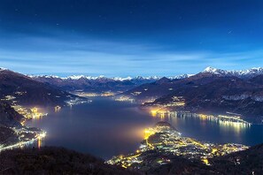 Unclassified image, 2 of 21, button