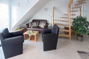 تلفزيون بشاشة مسطحة، مشغل دي في دي، كُتُب