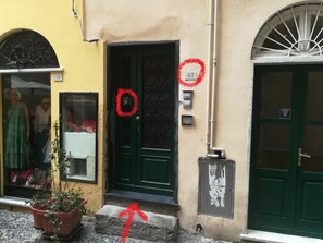 Exterior detail - CASA DEL CARUGIO A few steps from the sea, in the middle of historic center (Monterosso al Mare)