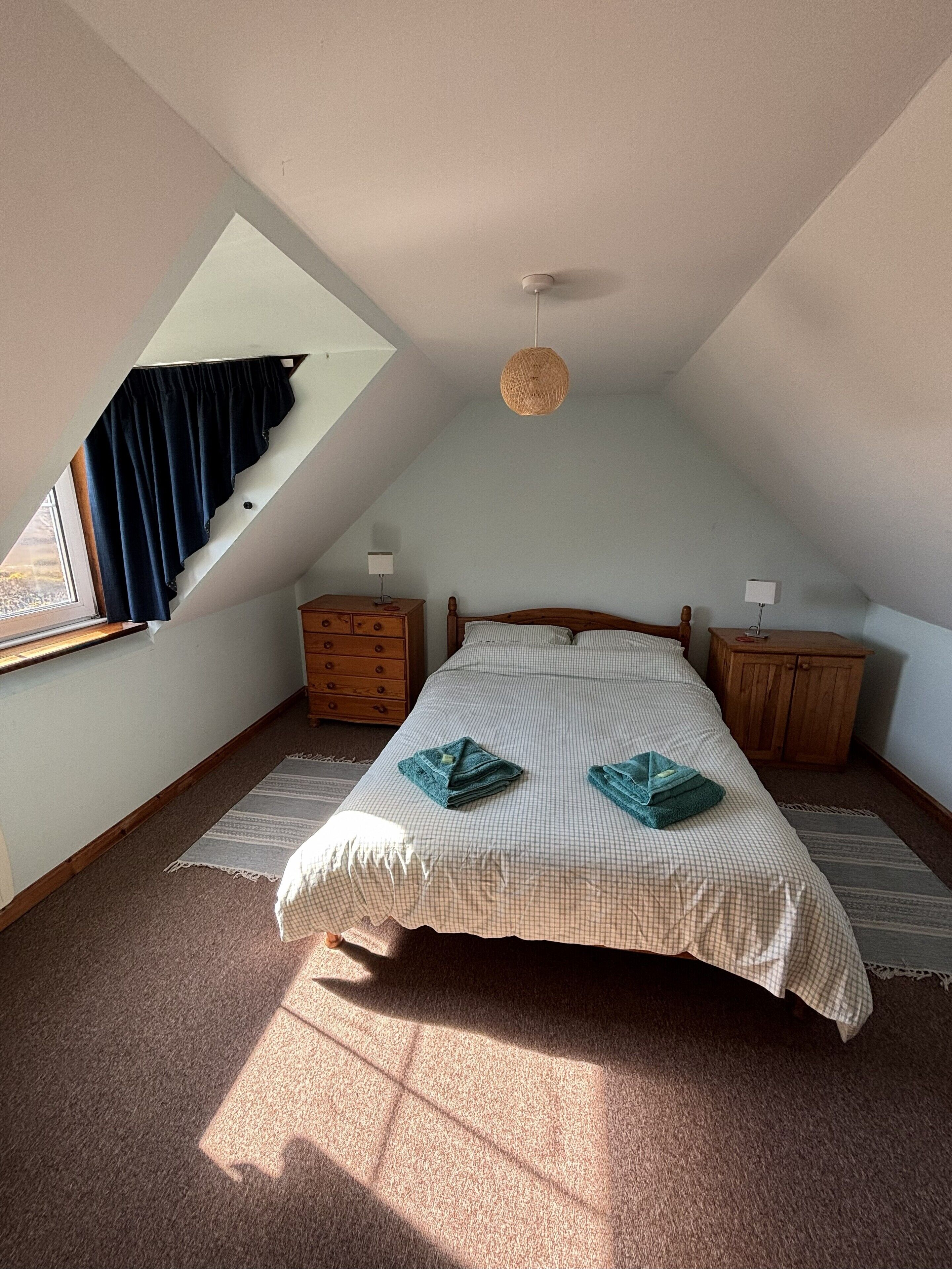 2 chambres, fer et planche à repasser, Wi-Fi gratuit, draps fournis