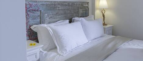 2 chambres, coffres-forts dans les chambres, fer et planche Ă repasser