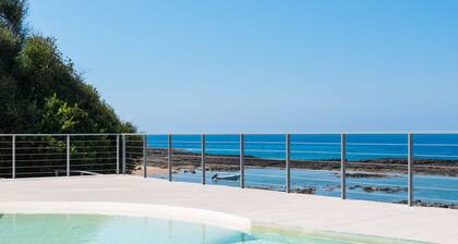 2 Zim Villa mit Parkplatz und herrlichem Meerblick. Das Hotel liegt in einer ruhigen Gegend