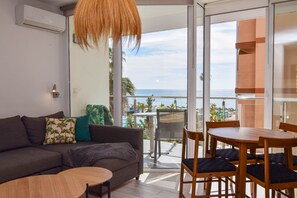 TV - Ref: 255 Corner apartment with terrace and sea views in Los Boliches (Fuengirola)