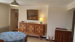 Dining - Ground floor apartment in villa, seafront, beachfront.  (Valras-Plage)