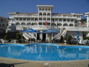 Outdoor pool - 3rd floor apartment with panoramic sea views over bay (Enquire for details). (Sveti Vlas)