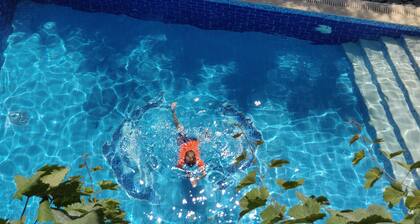 RĂDUIT en aoĂ»t - Grande villa en pierre - Parfait pour les familles et groupes d'amis!