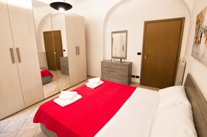 2 bedrooms, iron/ironing board, Internet, bed sheets - Cozy apartment in the historic heart of Piombino (Piombino)