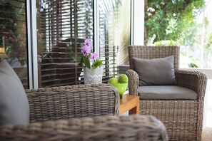 Property grounds - Baan Jasmine Pool & Garden Villa in Bophut Fishermans Village, Koh Samui 5*rated (Bo Phut)