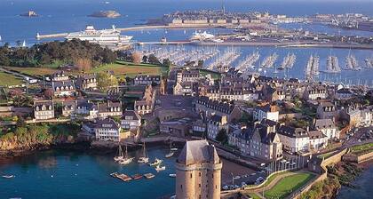 Josselin town house for 5 people