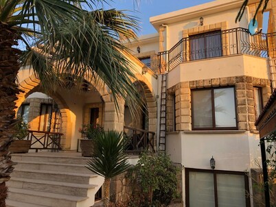 Super Villa for rent 100m. from the sea