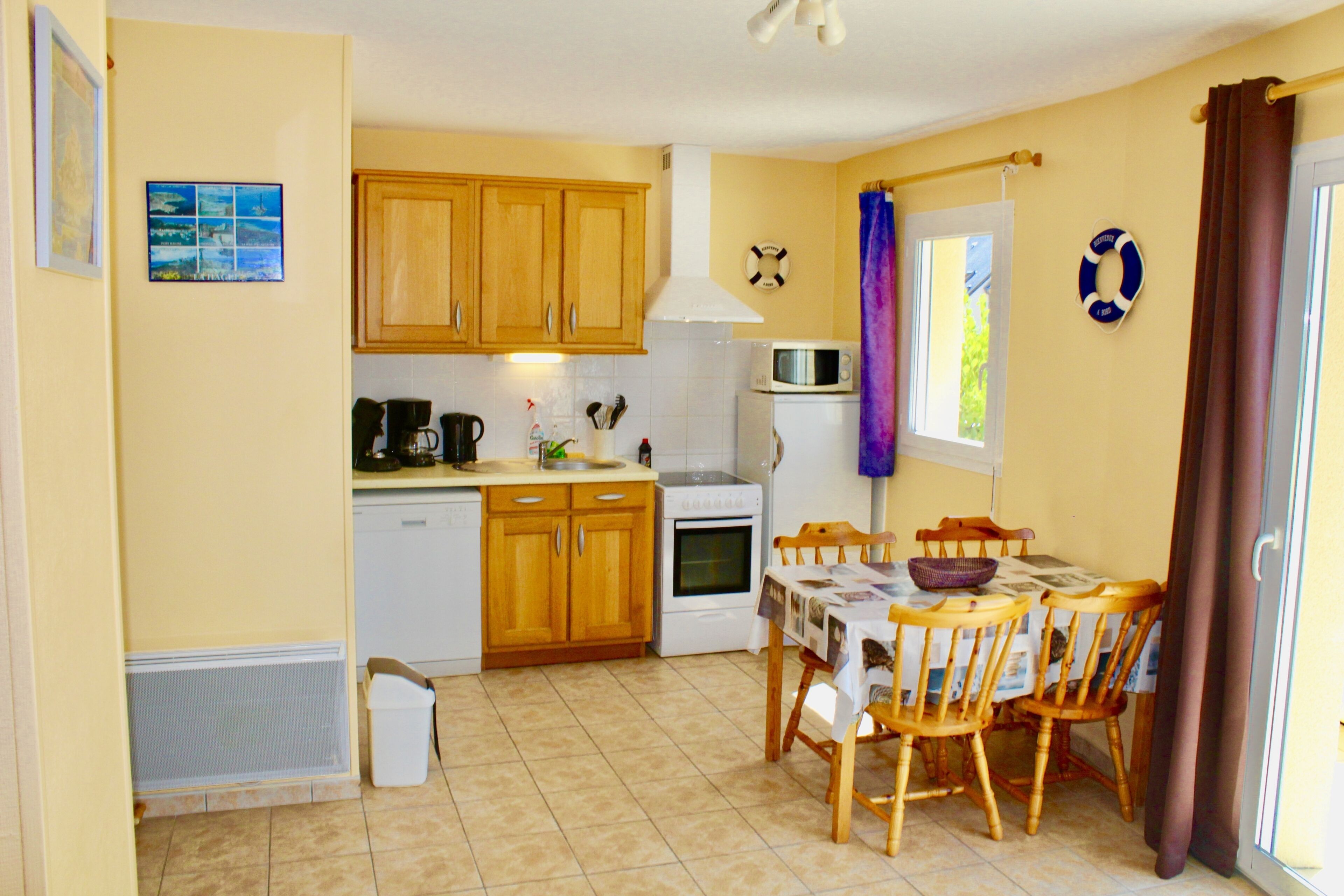 雪櫃、微波爐、焗爐、爐具