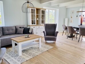 Smart TV, reproductor de DVD y libros