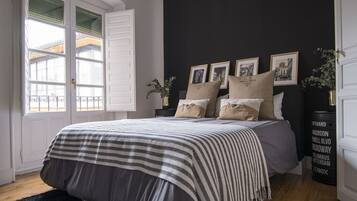 3 chambres, bureau, fer et planche Ă repasser, accĂšs Internet