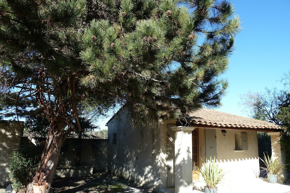 COTTAGE IN THE HEART OF LUBERON