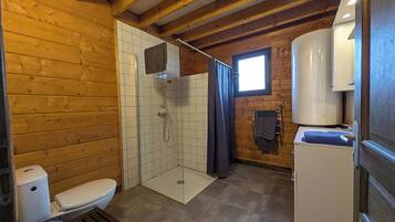 Dusche, HandtĂŒcher, Toilettenpapier