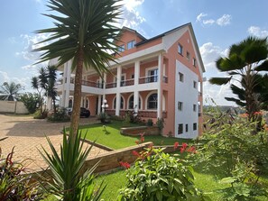 Exterior - VILLA MARCO 1 APARTMENT  (YAOUNDE)