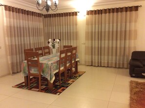 Dining - VILLA MARCO 1 APARTMENT  (YAOUNDE)