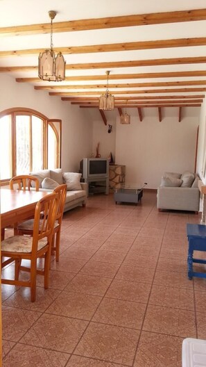 Smart-tv en een open haard