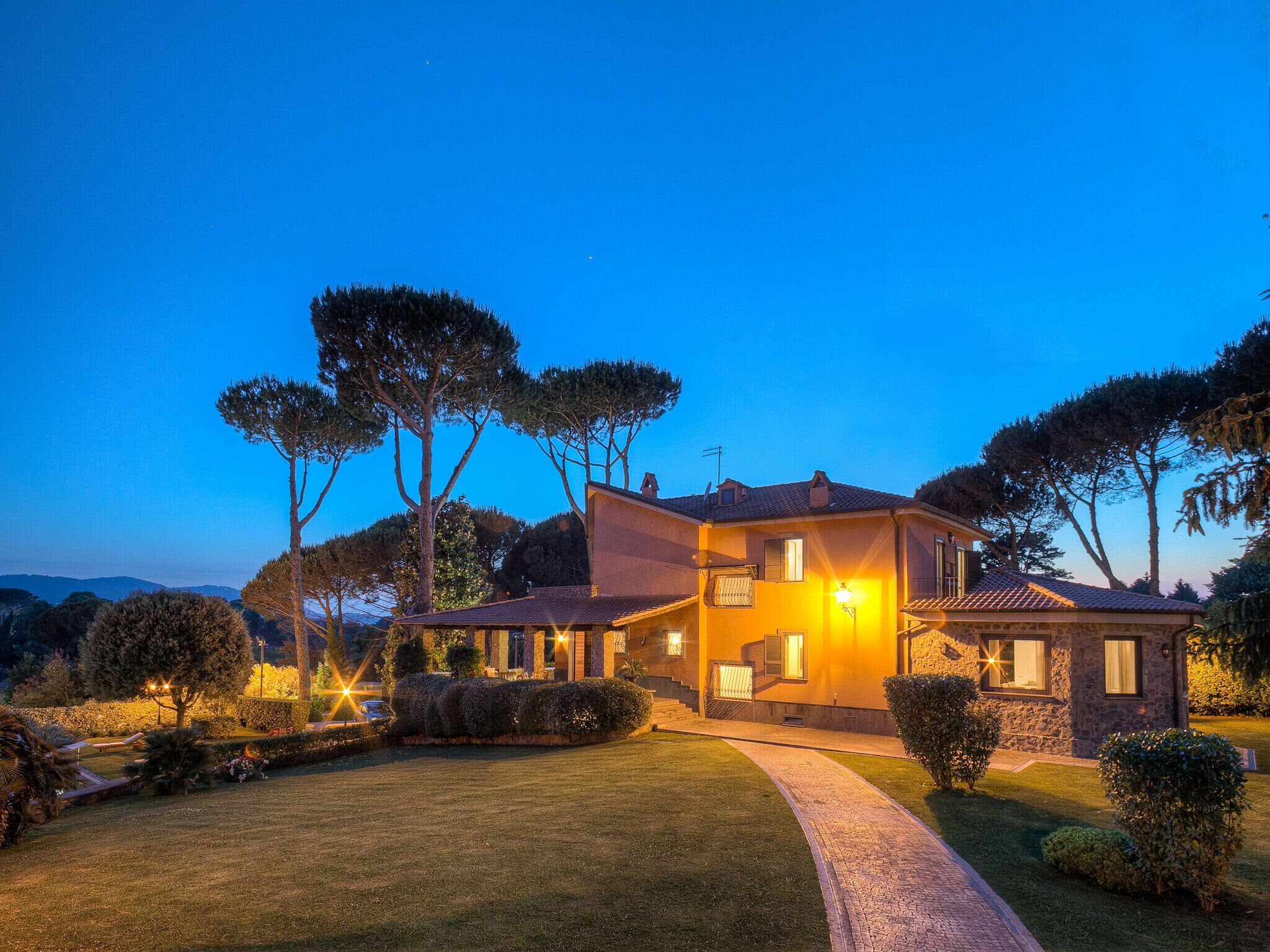 LUXURY COUNTRY HOUSE near ROME - swimming pool, turkish baths, sauna, gym and...