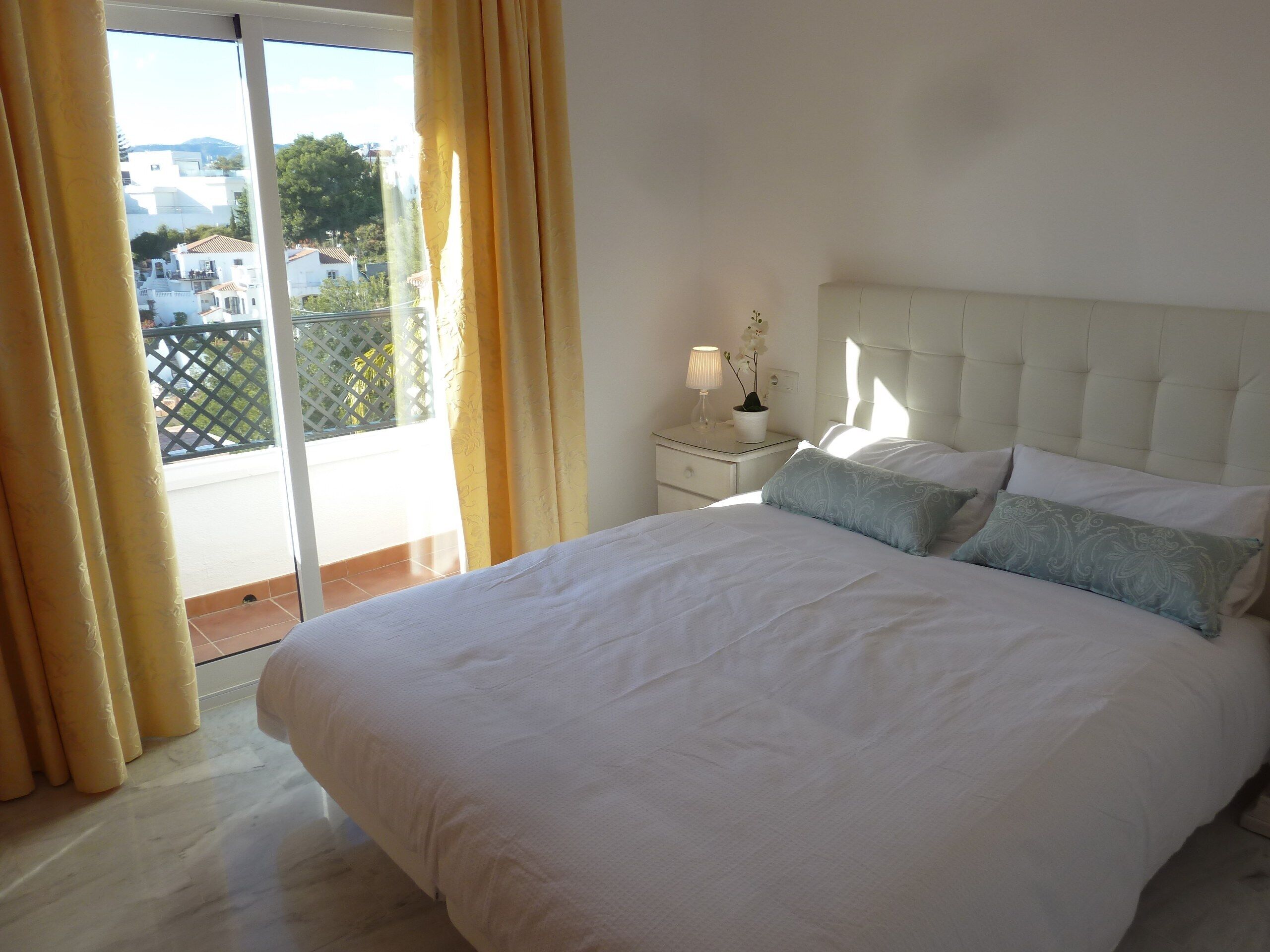 5 dormitorios, tabla de planchar con plancha, cuna de viaje y wifi