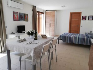 Dining - Sardegna/Cala Gonone/Cozy Studio (Cala Gonone)