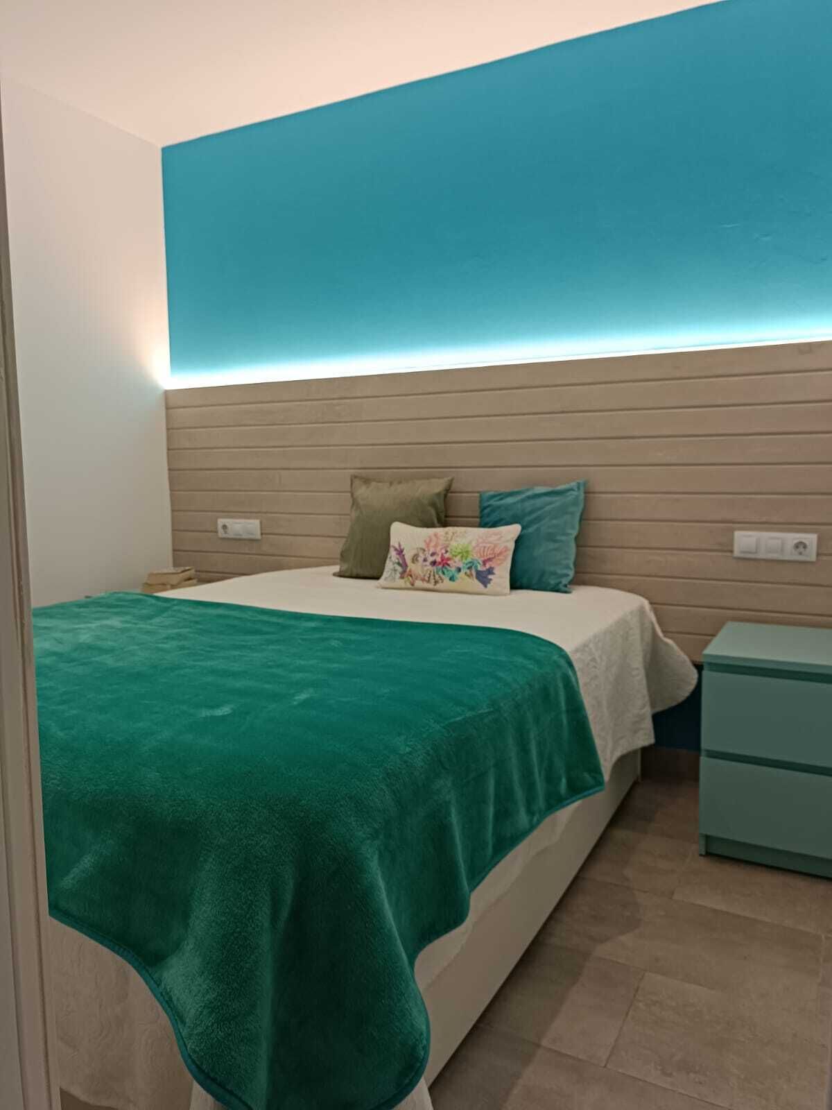 1 soverom, safe på rommet, strykejern/-brett og wi-fi (inkludert)