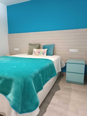 1 bedroom, in-room safe, iron/ironing board, free WiFi