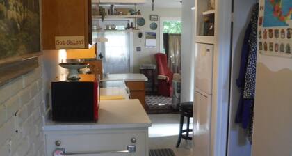 Jane’s Place in Hot Springs! 1/2 hour from Flathead Lake