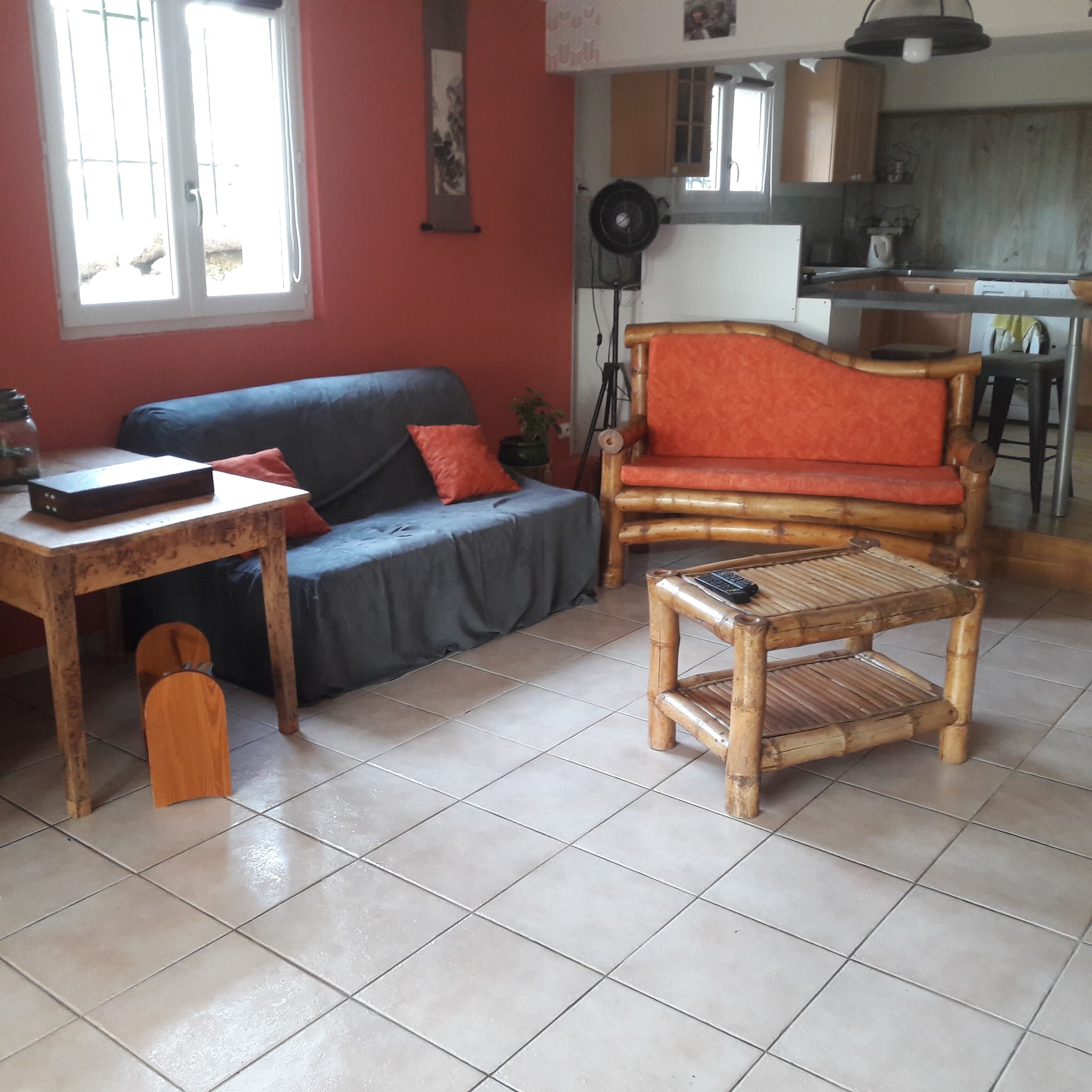 电视、乒乓球、书、立体声音响